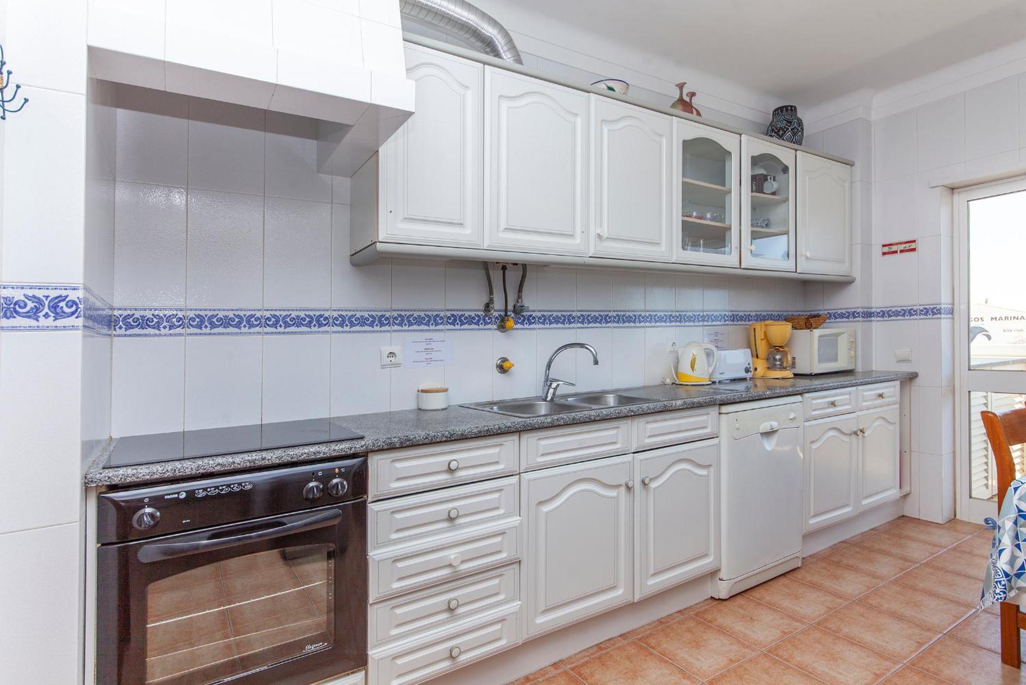 P - Meia-Praia Seaview Guesthouse ลากอส ภายนอก รูปภาพ