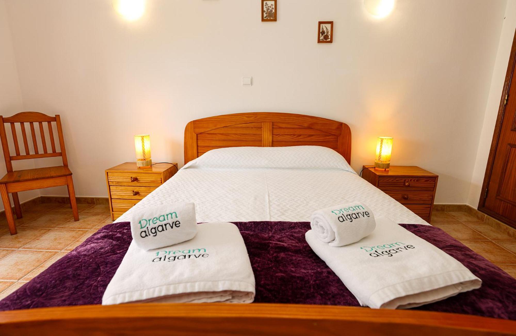 P - Meia-Praia Seaview Guesthouse ลากอส ภายนอก รูปภาพ