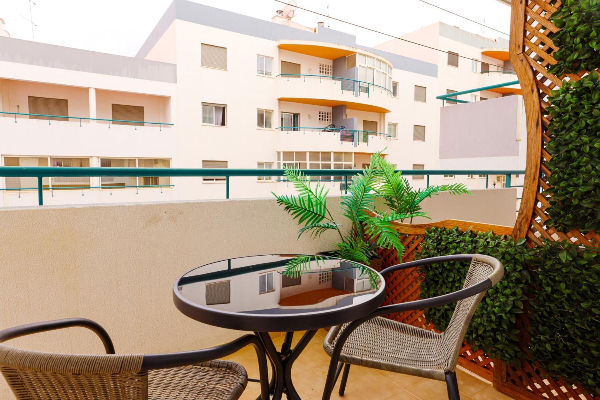 P - Meia-Praia Seaview Guesthouse ลากอส ภายนอก รูปภาพ