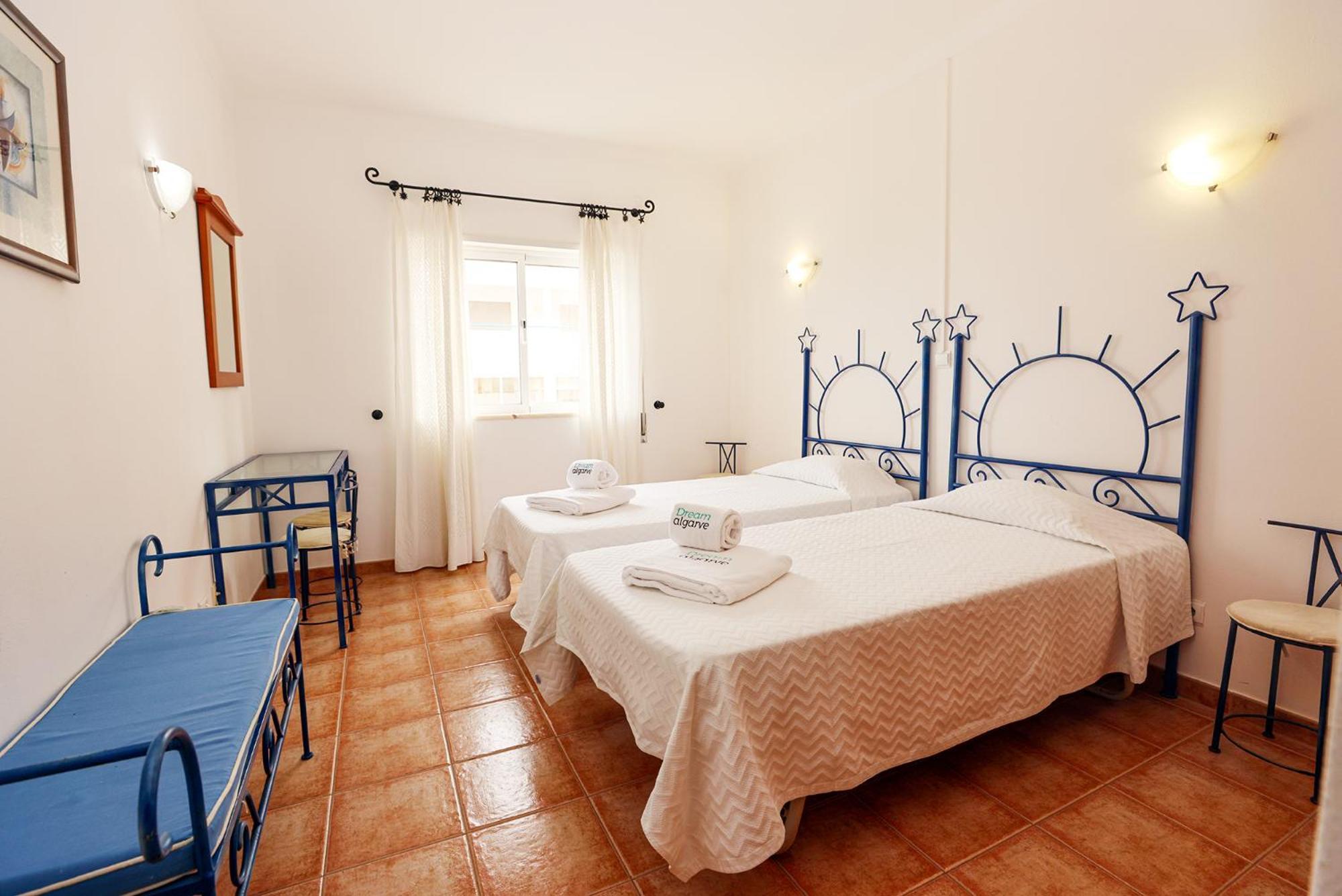 P - Meia-Praia Seaview Guesthouse ลากอส ภายนอก รูปภาพ